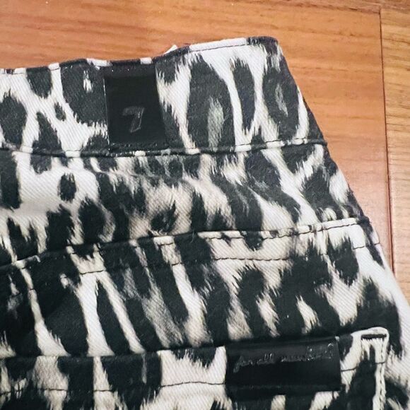 Giammbattista Valli collaborated with 7 for All Mankind trousers - Picture 5 of 11